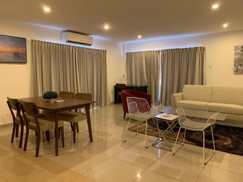 The Gallery Luxury Apartments Accra Esterno foto